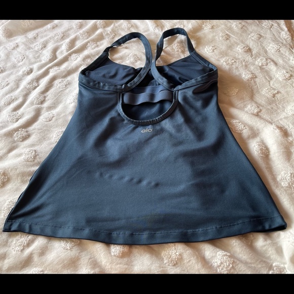 Alo tank top - Picture 3 of 15